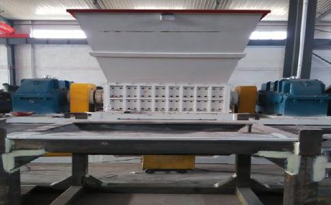 哪些因素決定著<a href='http://m.molycao.cn/ssxl/10.html' target='_blank'><span>金屬撕碎機(jī)</span></a>的價(jià)格